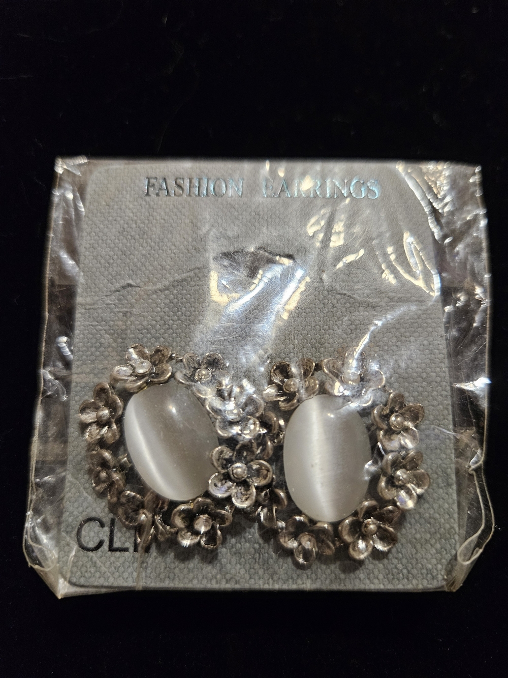 Source Unknown Silver Floral Cat's Eye Clip-On Earrings